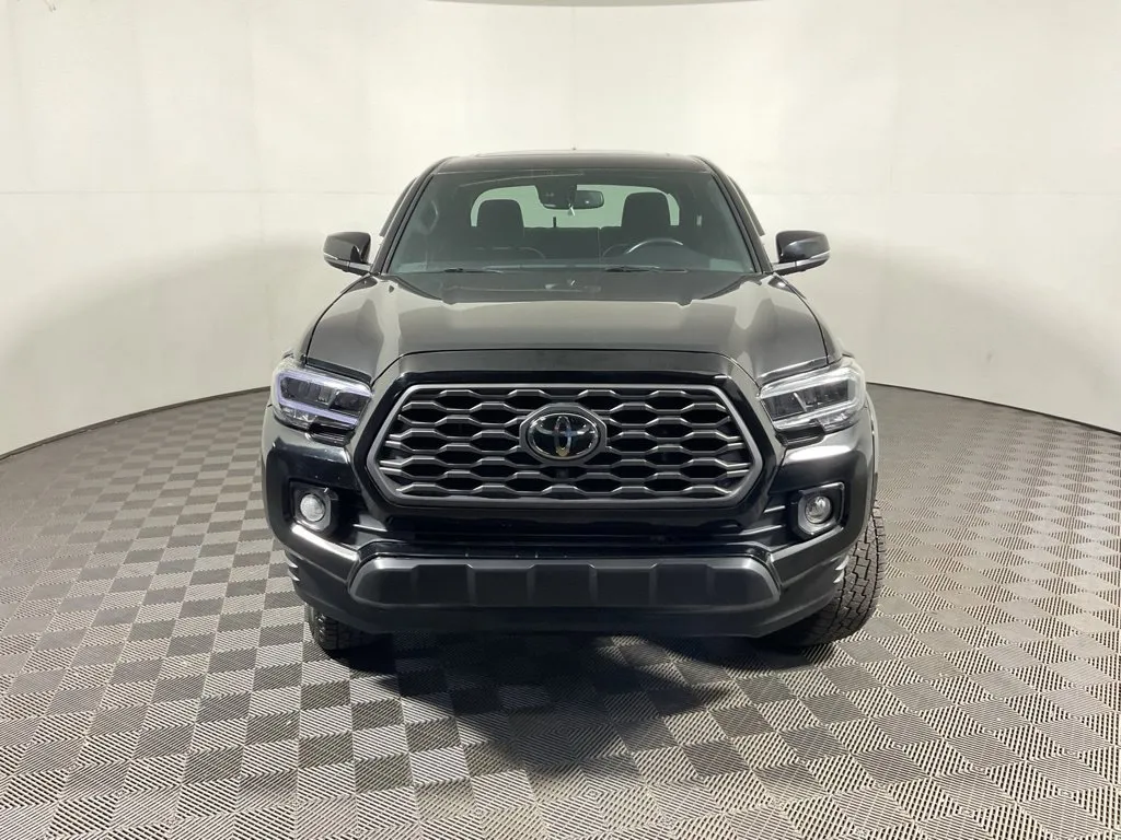 Toyota Tacoma photo 8