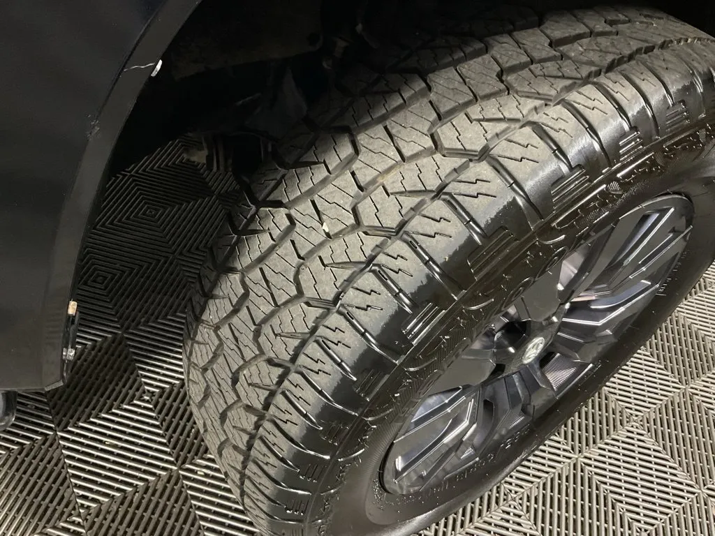 Toyota Tacoma photo 34