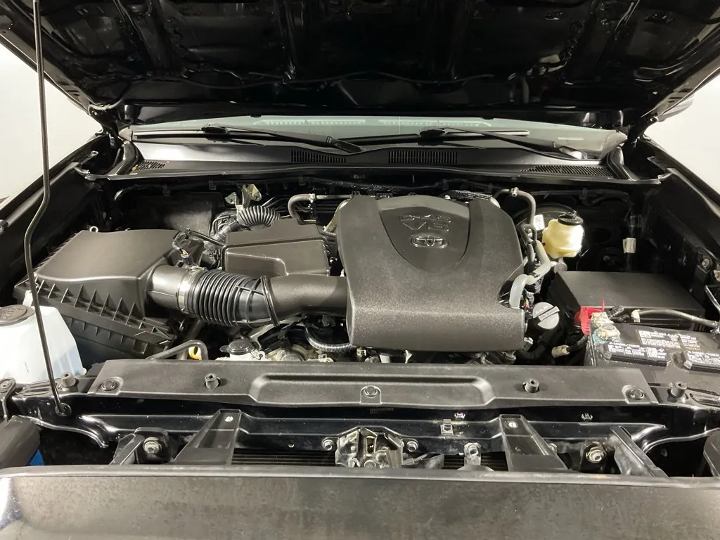 Toyota Tacoma photo 36