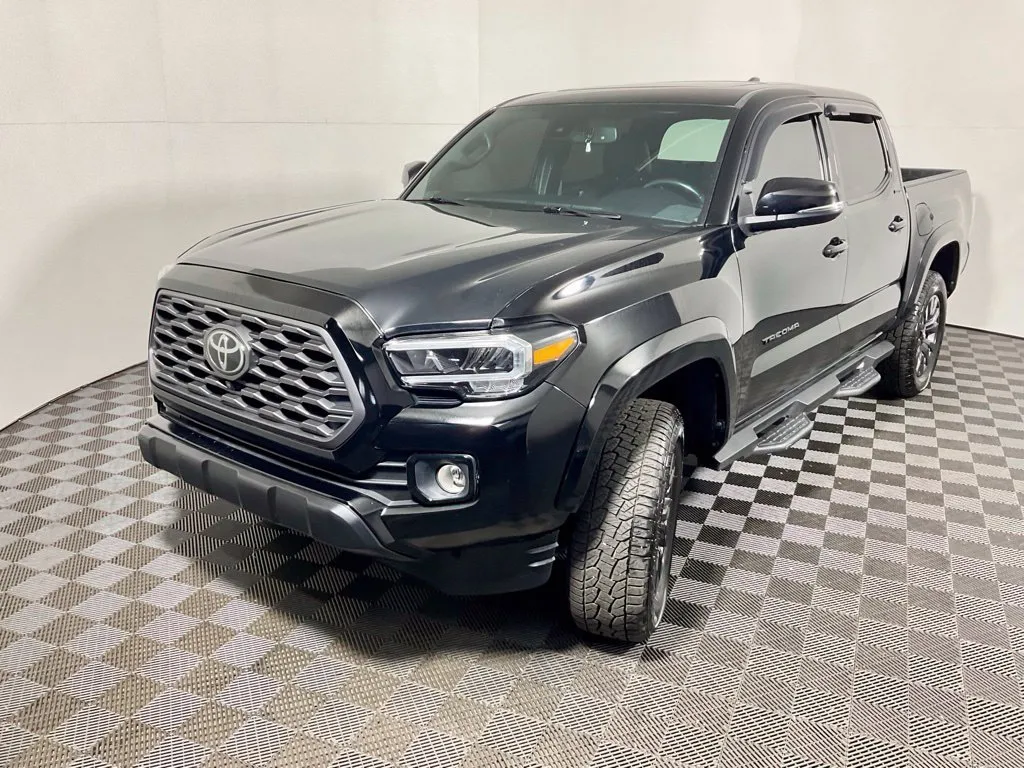 Toyota Tacoma photo 11