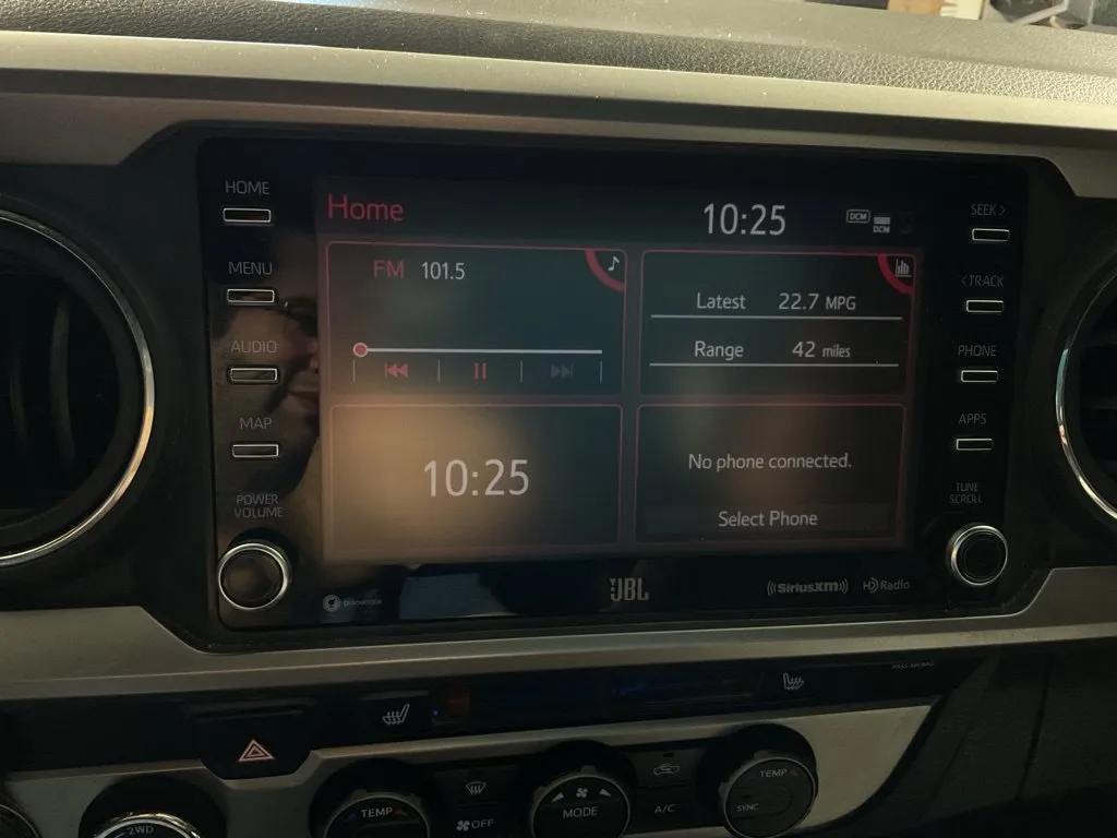 Toyota Tacoma photo 23