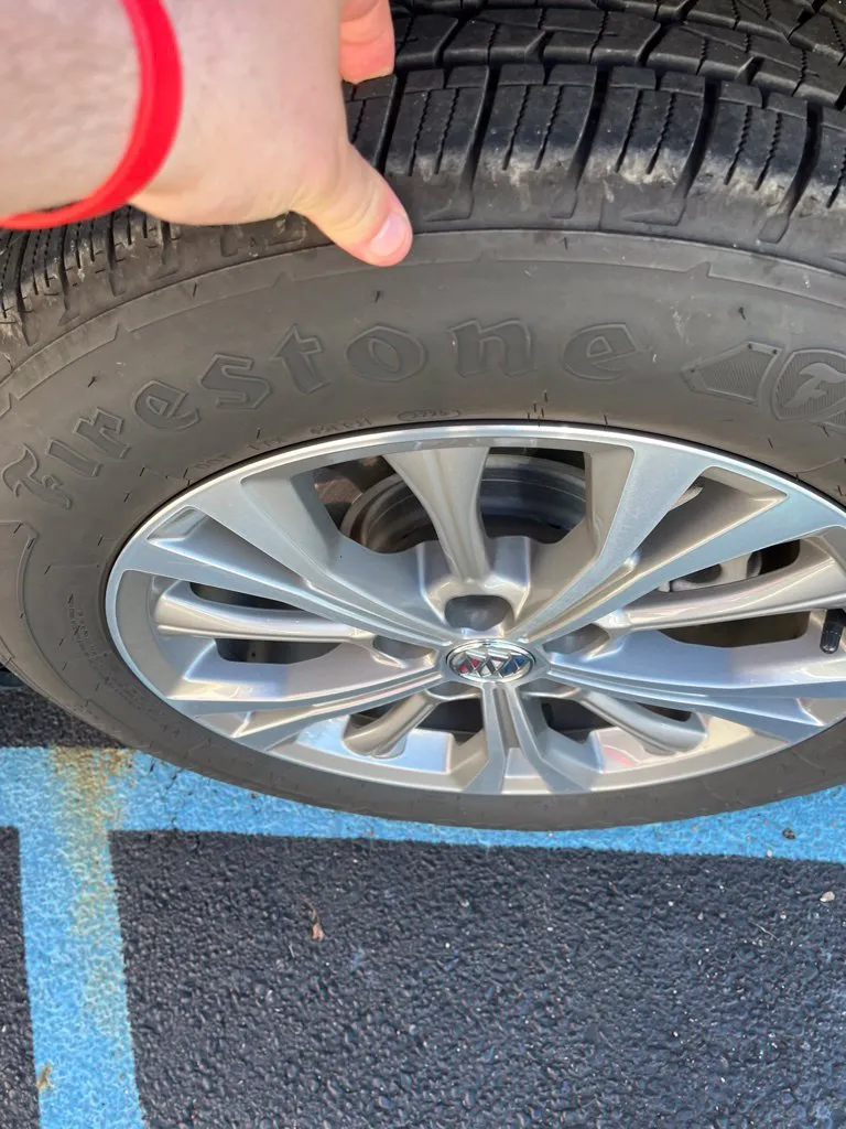 Buick Envision photo 4