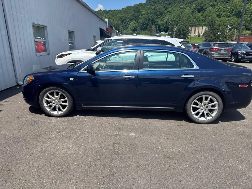 Chevrolet Malibu photo 3