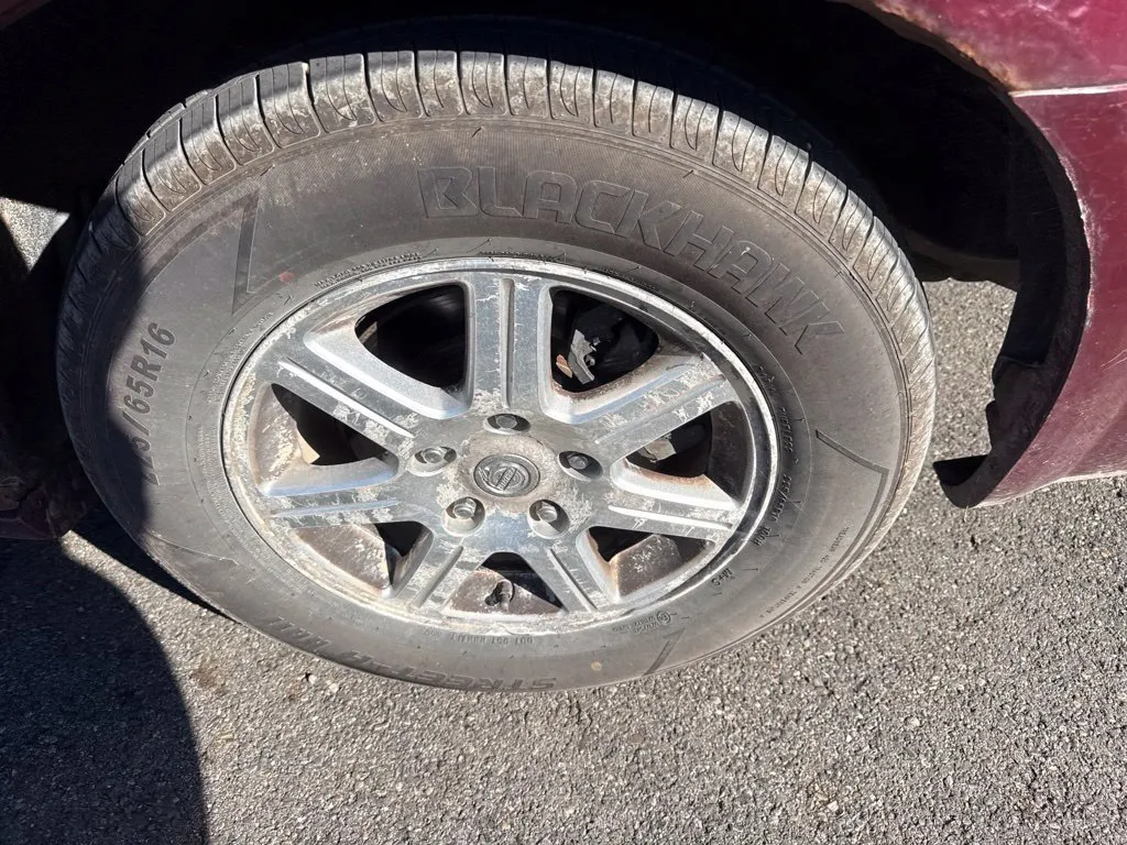 Chrysler Town and Country photo 8