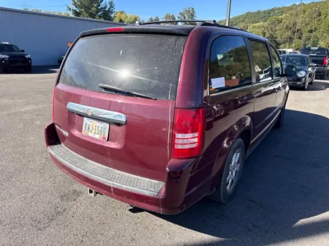 More photos of 2008 Chrysler Town & Country Touring at Don Wood Toyota, OH