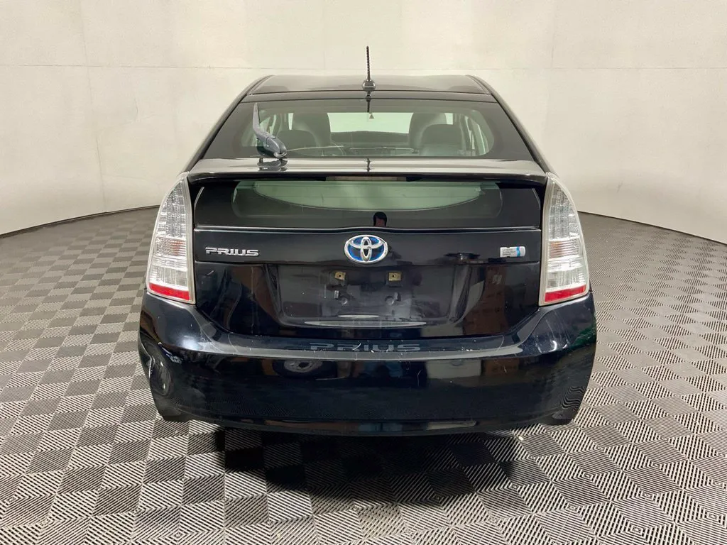 Toyota Prius photo 10