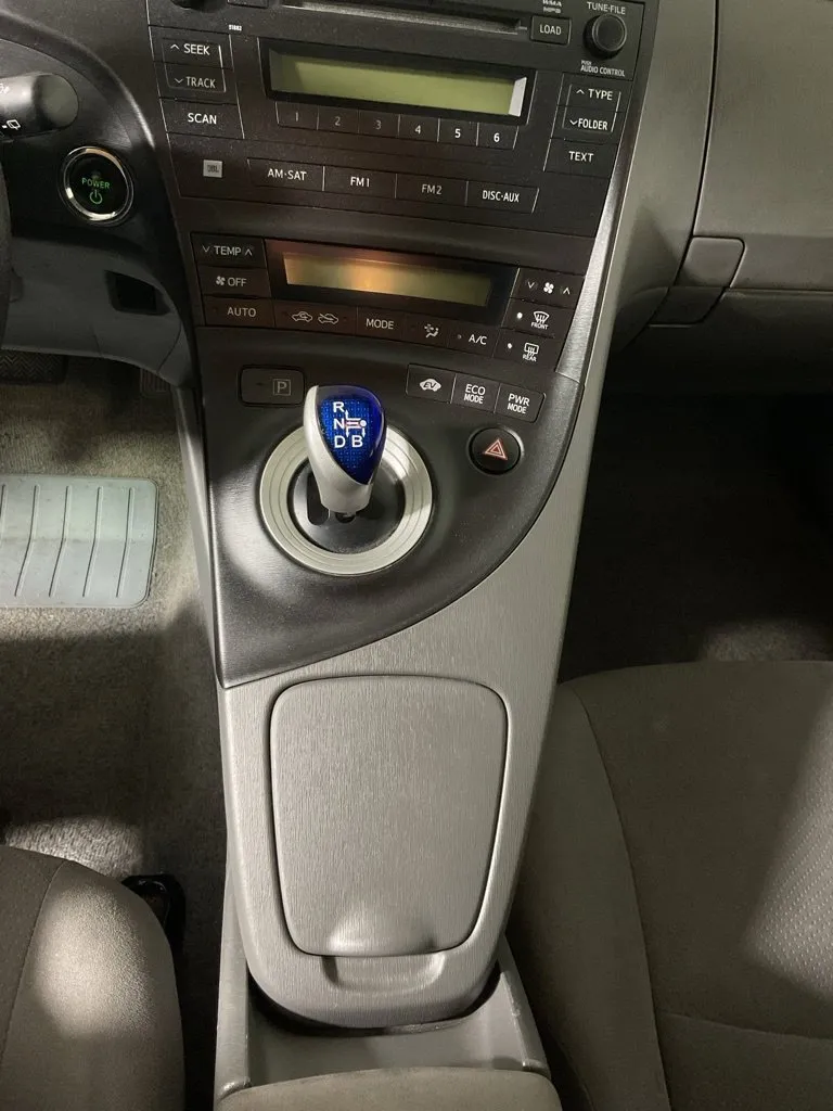 Toyota Prius photo 26