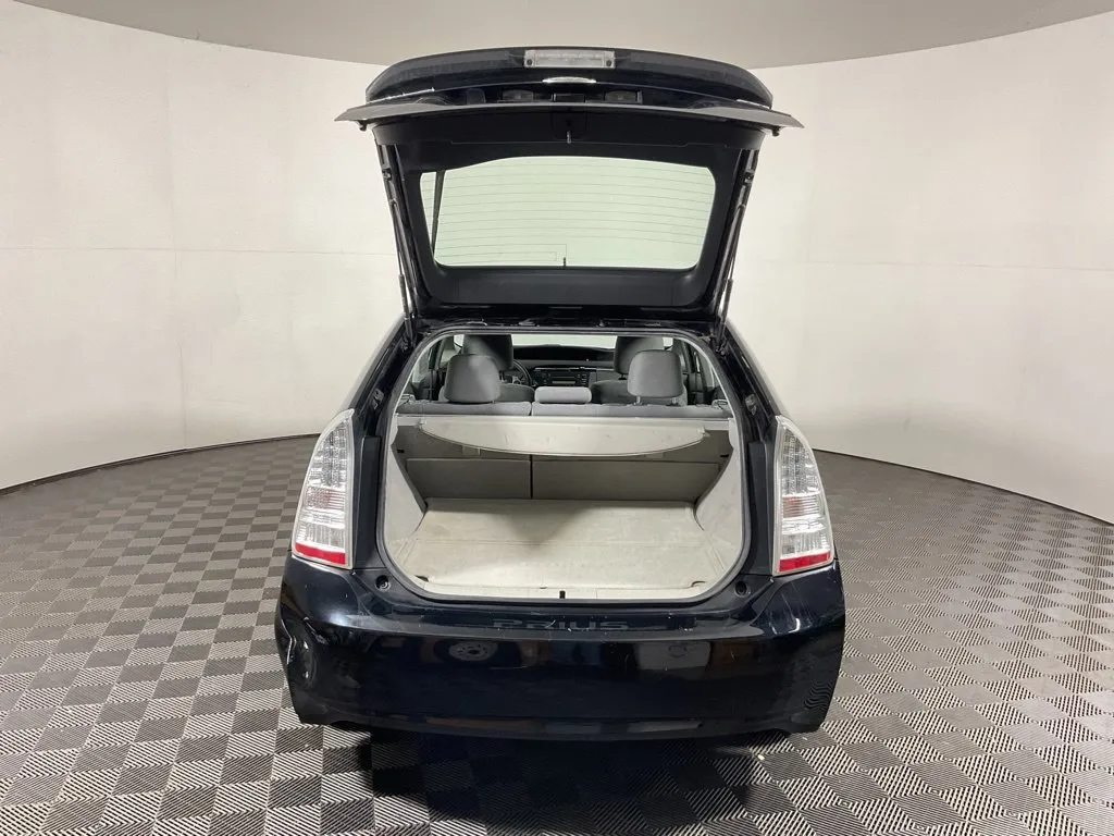 Toyota Prius photo 11