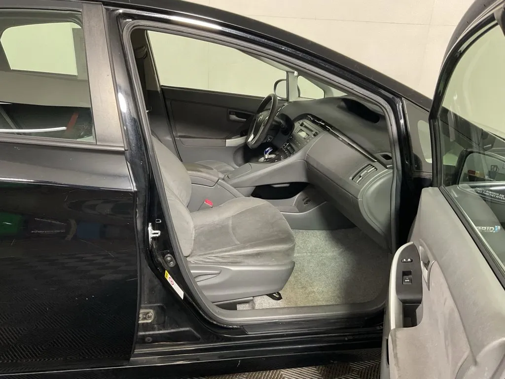 Toyota Prius photo 33