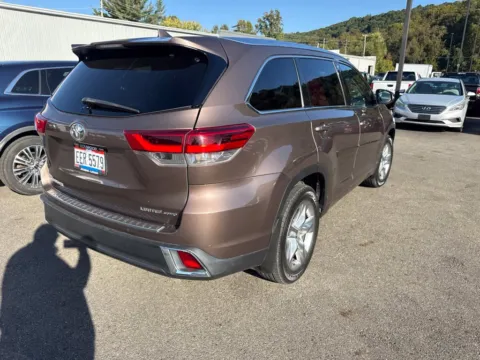 More photos of 2018 Toyota Highlander Limited at Don Wood Toyota, OH