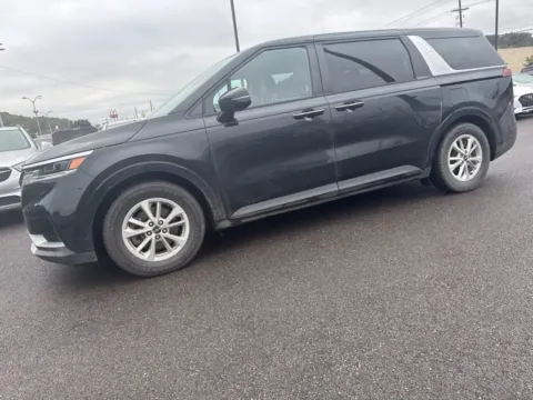 More photos of 2023 Kia Carnival LX Seat Package at Don Wood Toyota, OH