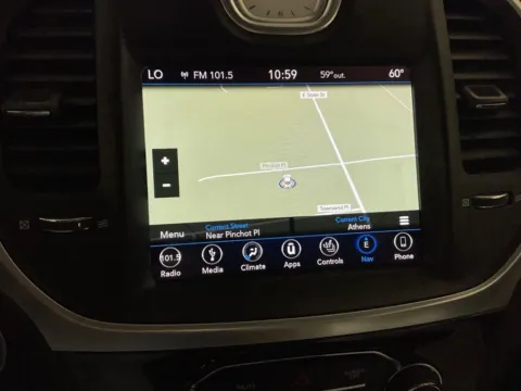 More photos of 2019 Chrysler 300 Limited at Don Wood Toyota, OH
