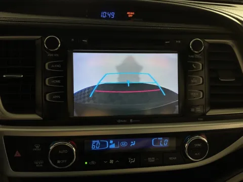 More photos of 2015 Toyota Highlander XLE V6 at Don Wood Toyota, OH