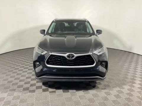 More photos of 2022 Toyota Highlander XLE at Don Wood Toyota, OH