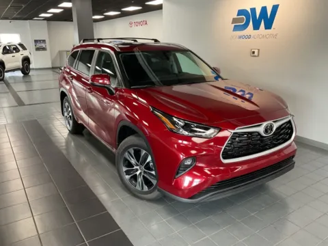 More photos of 2025 Toyota Highlander XLE at Don Wood Toyota, OH