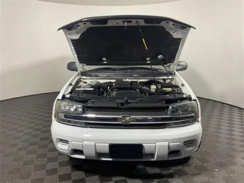 More photos of 2002 Chevrolet TrailBlazer LS at Don Wood Toyota, OH