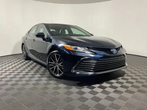 Green 2021 Toyota Camry Hybrid XLE for sale in Athens, OH