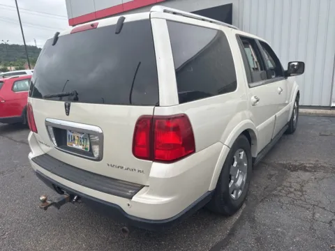 More photos of 2006 Lincoln Navigator Luxury at Don Wood Toyota, OH