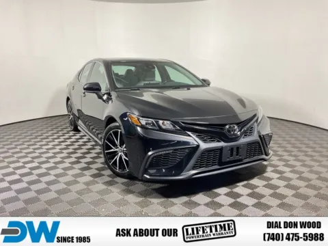 Black 2022 Toyota Camry SE for sale in Athens, OH