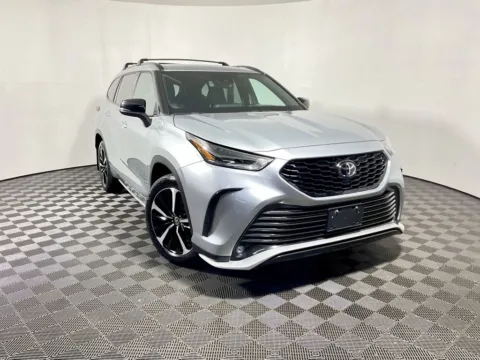 Black 2021 Toyota Highlander XSE for sale in Athens, OH
