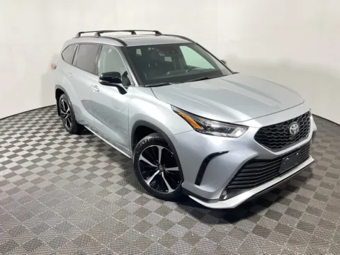 More photos of 2021 Toyota Highlander XSE at Don Wood Toyota, OH