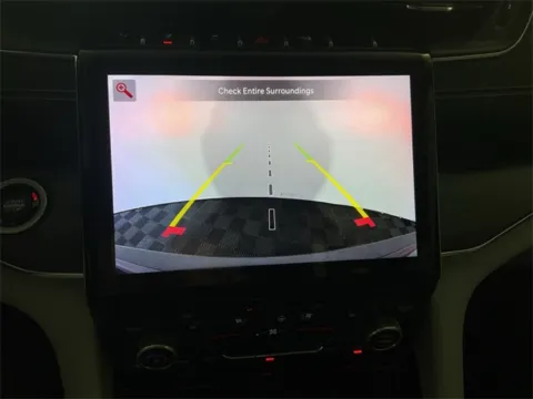 More photos of 2022 Jeep Grand Cherokee Overland at Don Wood Toyota, OH