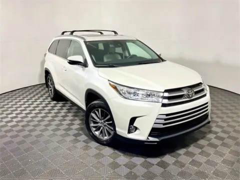 More photos of 2019 Toyota Highlander XLE at Don Wood Toyota, OH