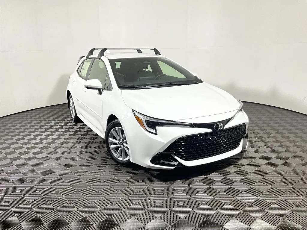 White 2025 Toyota Corolla Hatchback SE for sale in Athens, OH