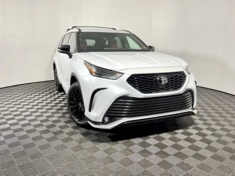 White 2025 Toyota Highlander XSE for sale in Athens, OH