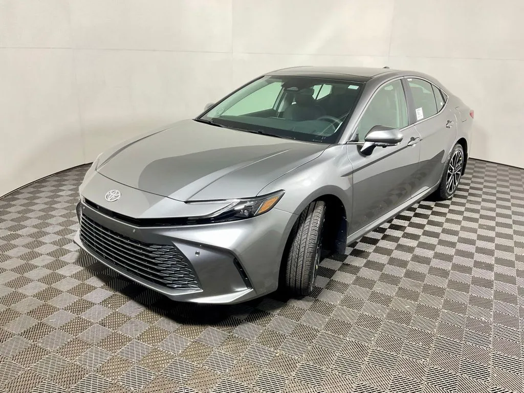 2026 Toyota Camry XLE - Photo 11