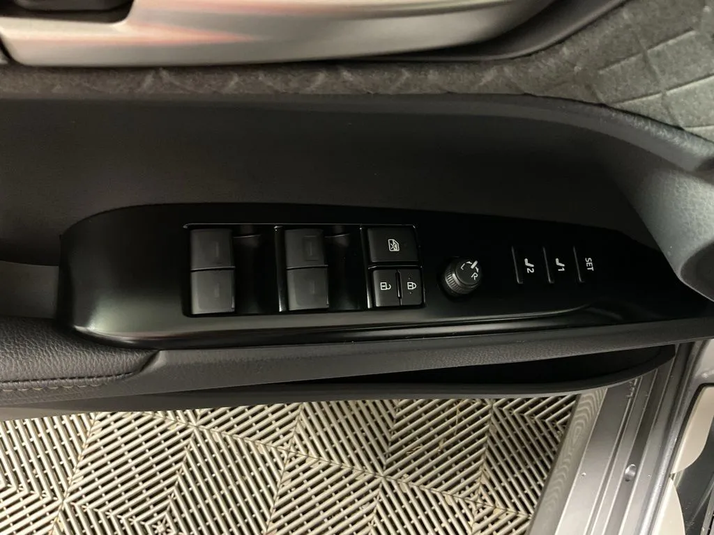 2026 Toyota Camry XLE - Photo 20