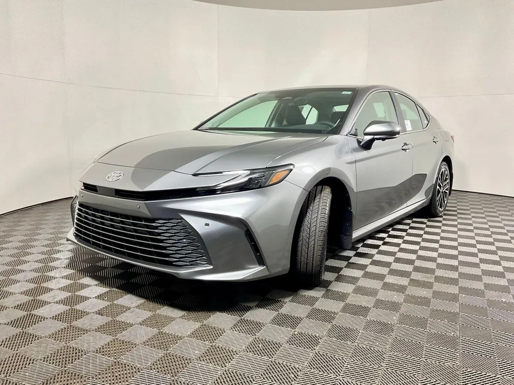 2026 Toyota Camry XLE - Photo 10