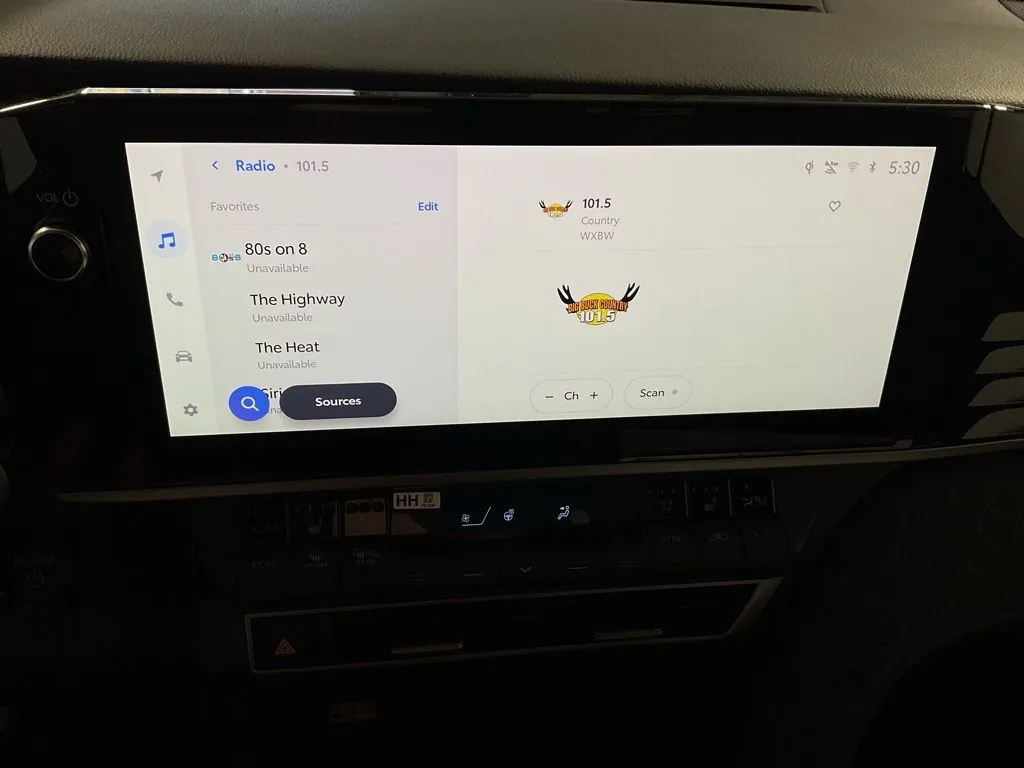 2026 Toyota Camry XLE - Photo 24