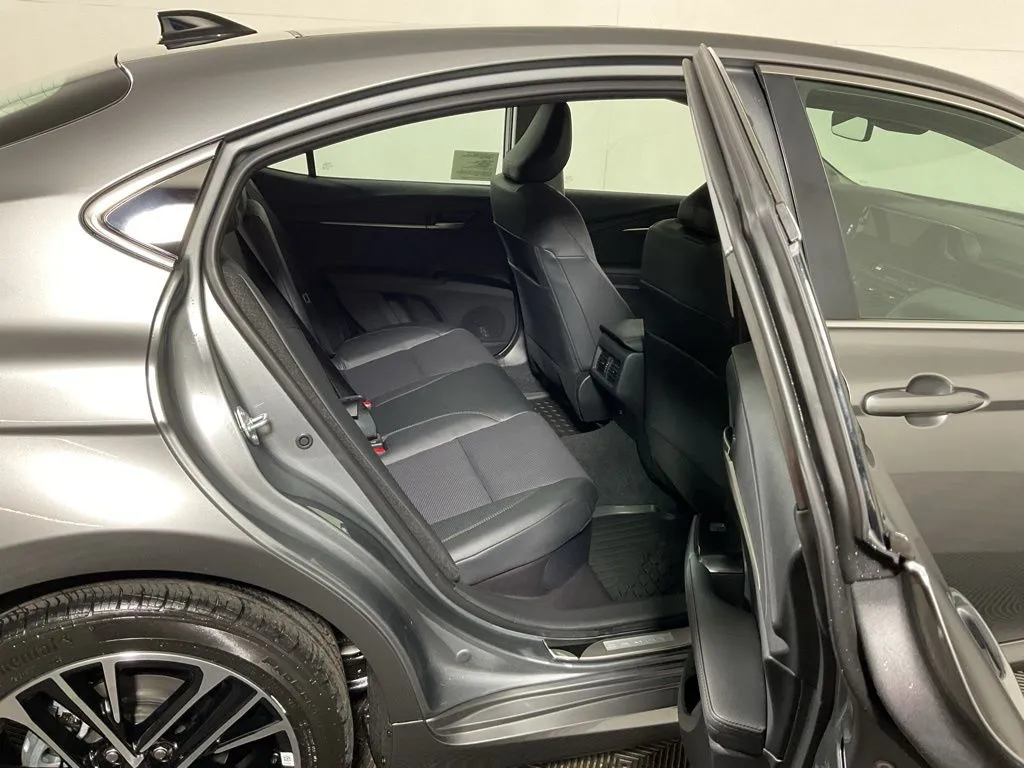 2026 Toyota Camry XLE - Photo 35