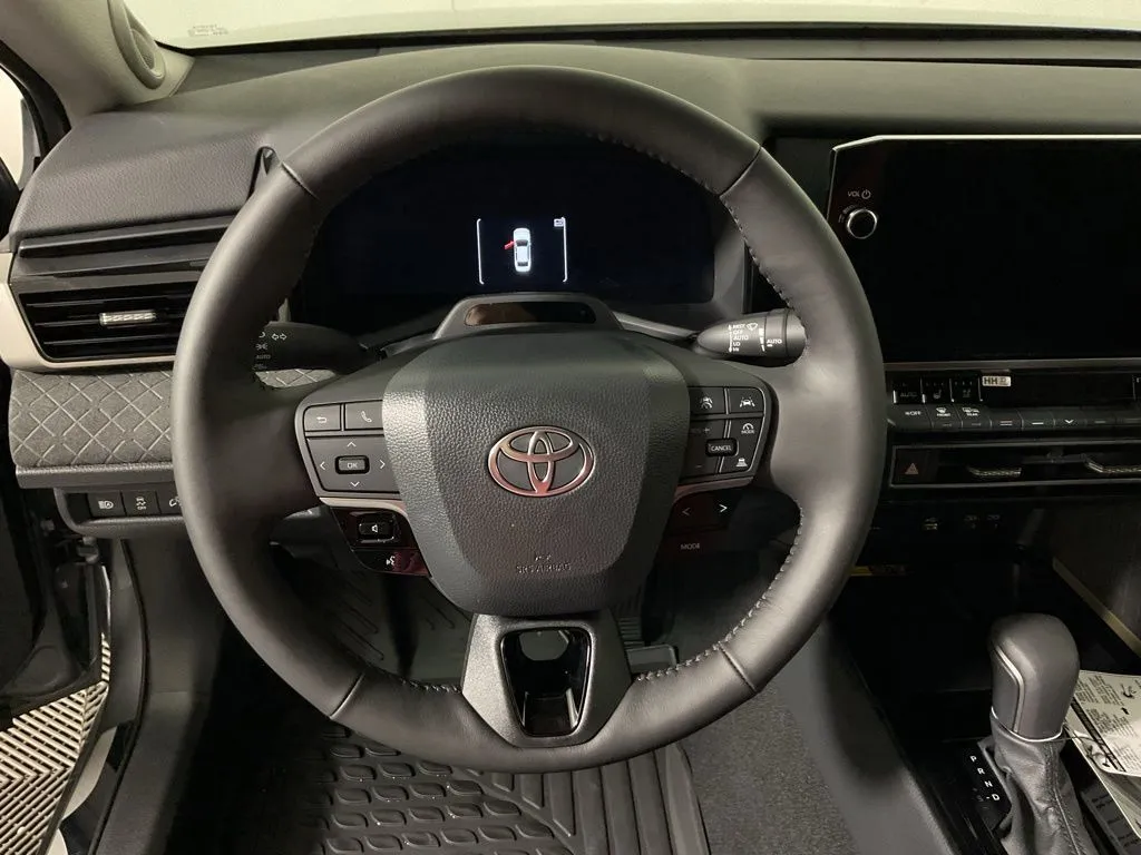 2026 Toyota Camry XLE - Photo 25