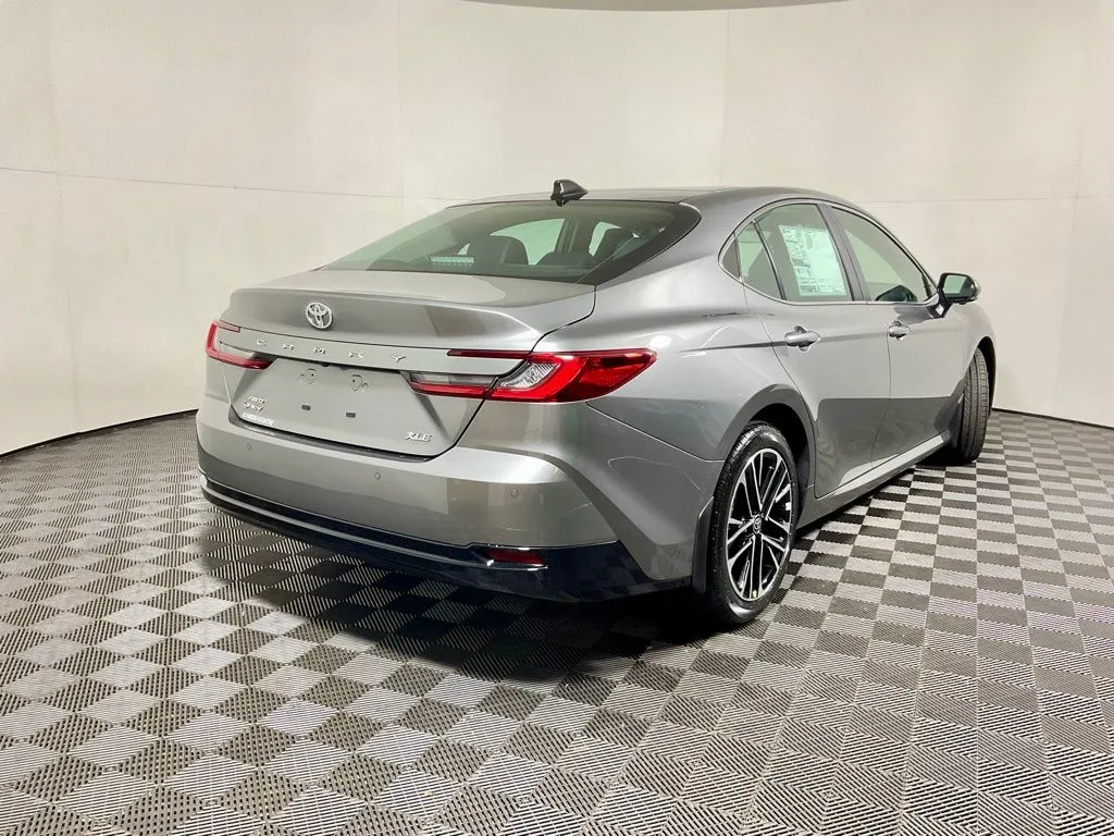 2026 Toyota Camry XLE - Photo 17