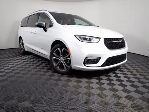 White 2026 Chrysler Pacifica Pinnacle for sale in Rockbridge, OH