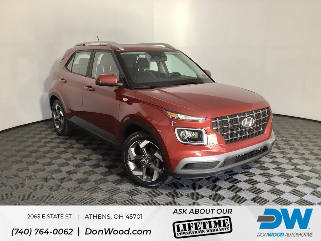 Red 2023 Hyundai Venue Limited for sale in Rockbridge, OH