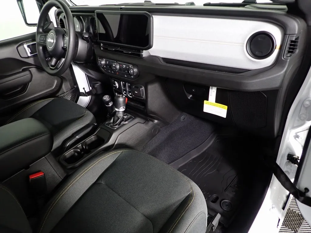 Jeep Wrangler photo 26