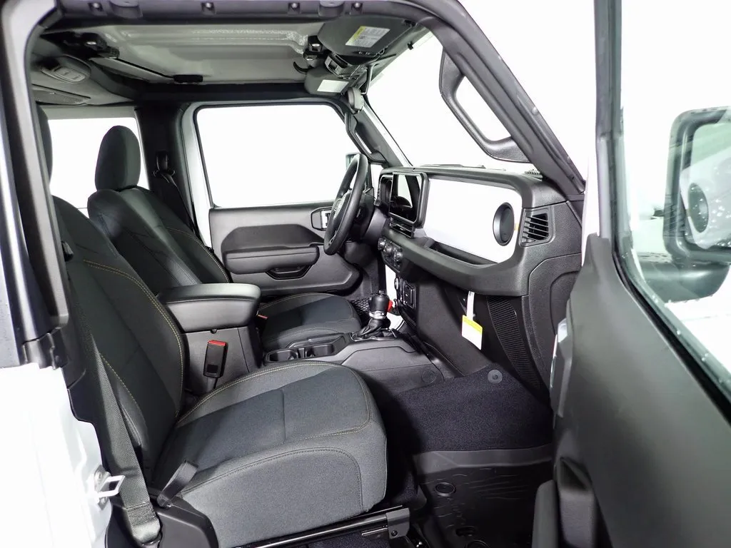Jeep Wrangler photo 25
