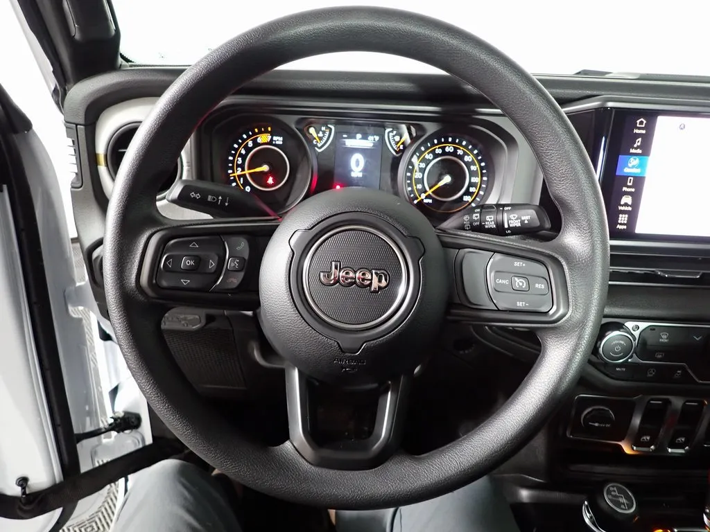Jeep Wrangler photo 20