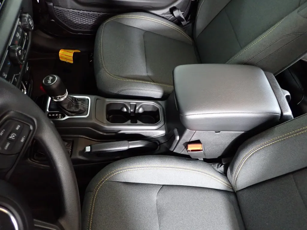 Jeep Wrangler photo 23