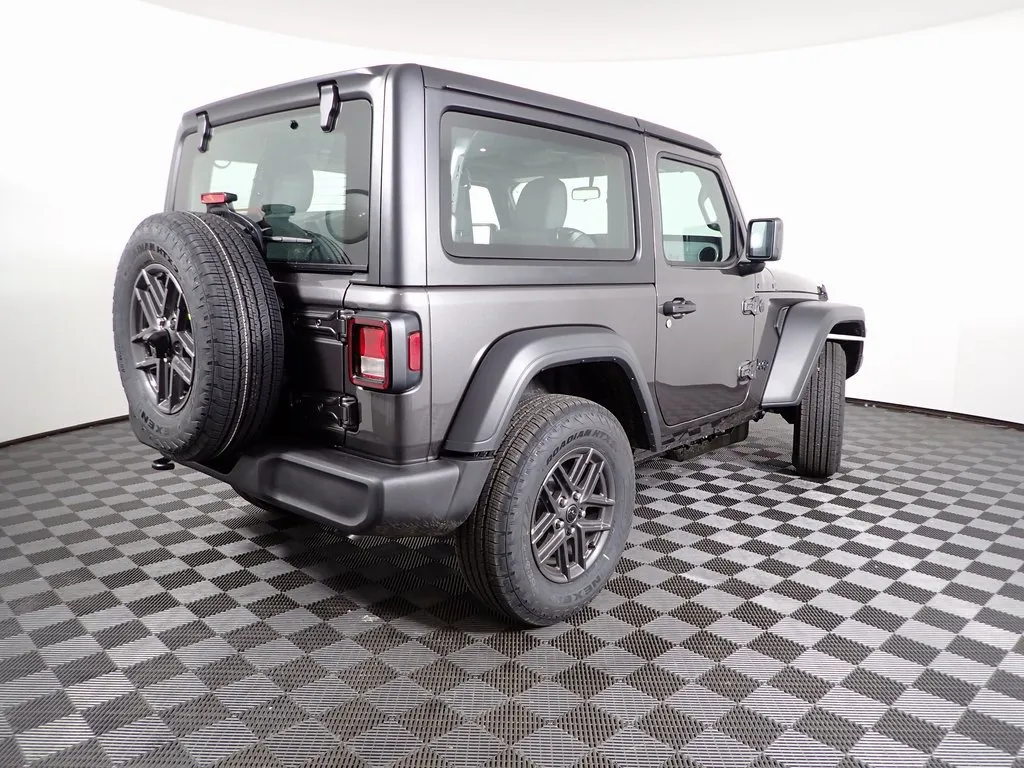 Jeep Wrangler photo 15