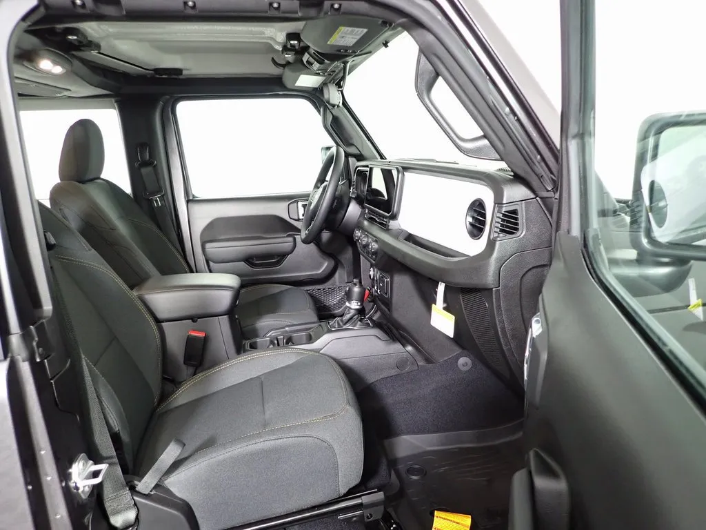Jeep Wrangler photo 25