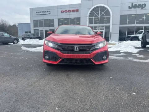 More photos of 2017 Honda Civic Si at Don Wood Chrysler Dodge Jeep Ram, OH