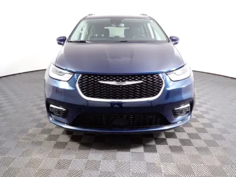 More photos of 2022 Chrysler Pacifica Touring L at Don Wood Chrysler Dodge Jeep Ram, OH