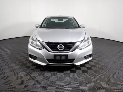 More photos of 2018 Nissan Altima 2.5 SV at Don Wood Chrysler Dodge Jeep Ram, OH