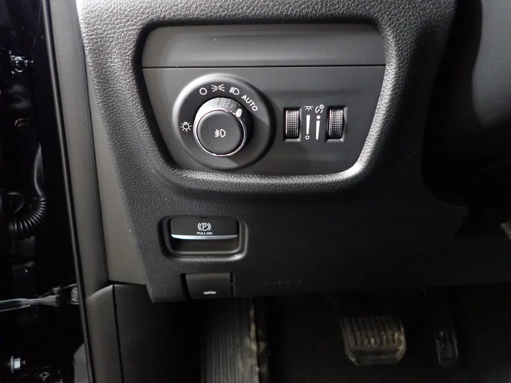 Jeep Grand Cherokee photo 26