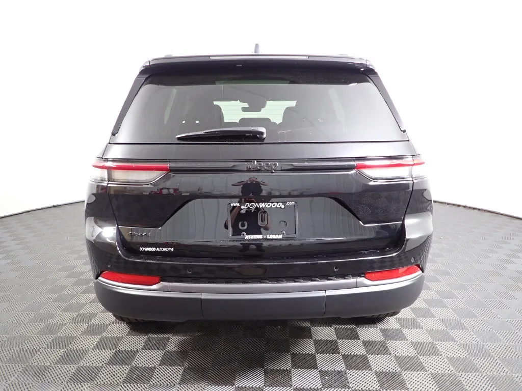 Jeep Grand Cherokee photo 14