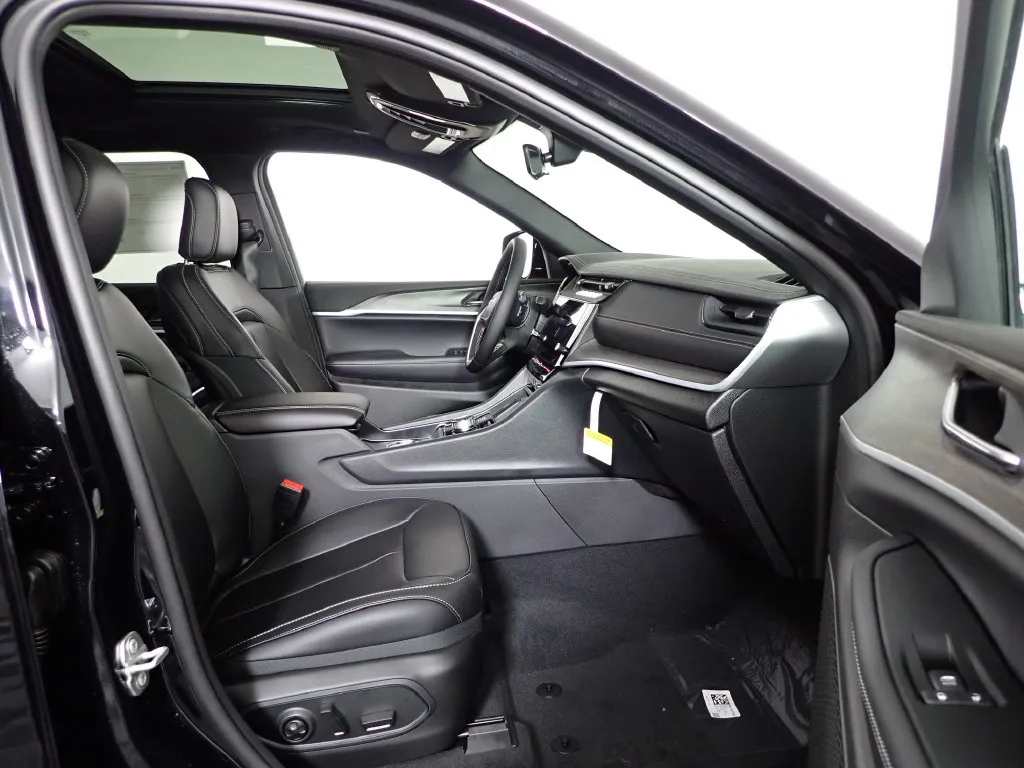 Jeep Grand Cherokee photo 43
